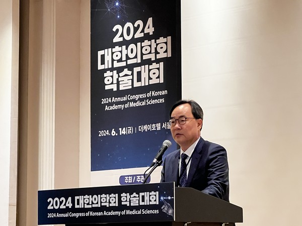  대한의학회 이진우 회장